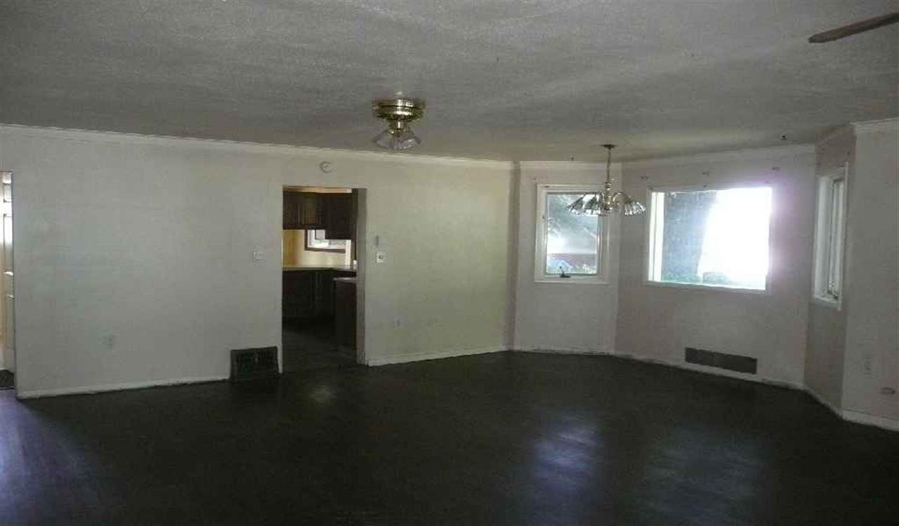 315 S Broadway St - Photo 3