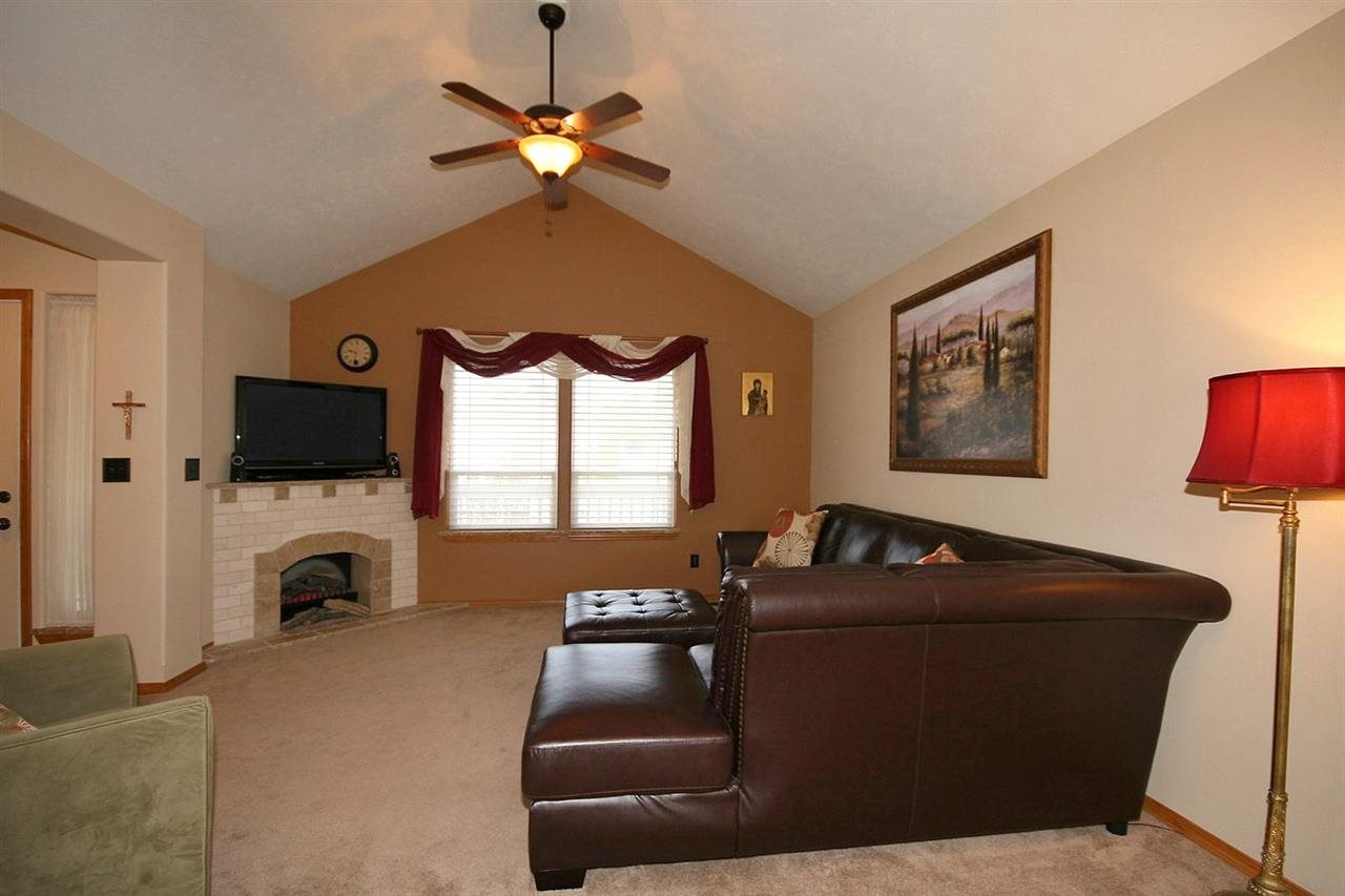 819 S Rees Ln - Photo 5