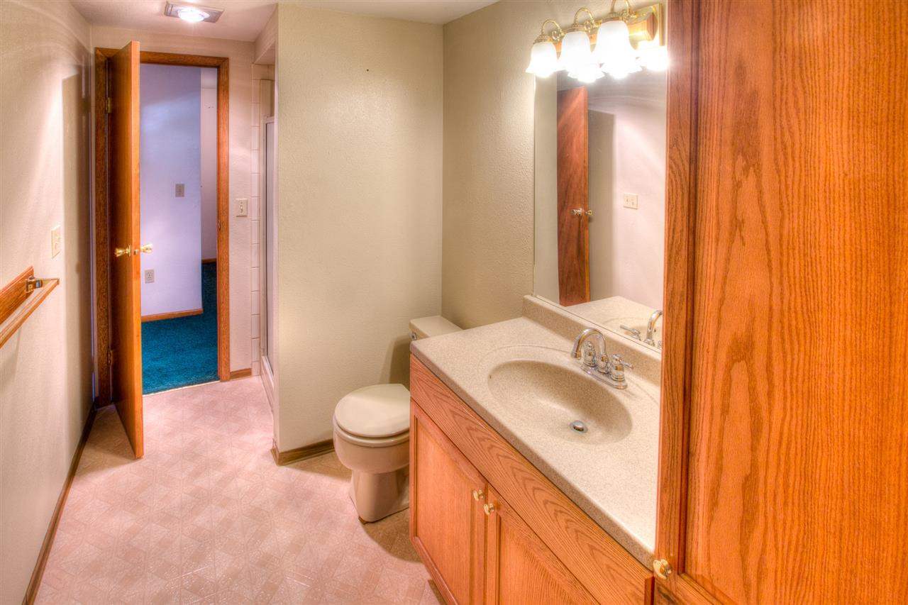 2621 E Hillcrest Dr - Photo 15