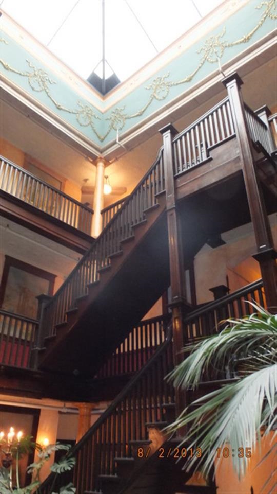 326 W 6th Ave - Photo 2