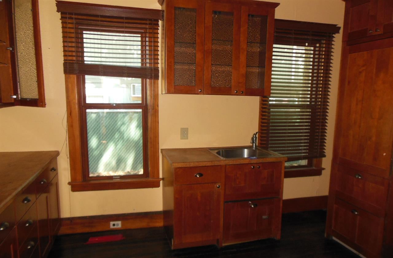 2216 W Boone Ave - Photo 4