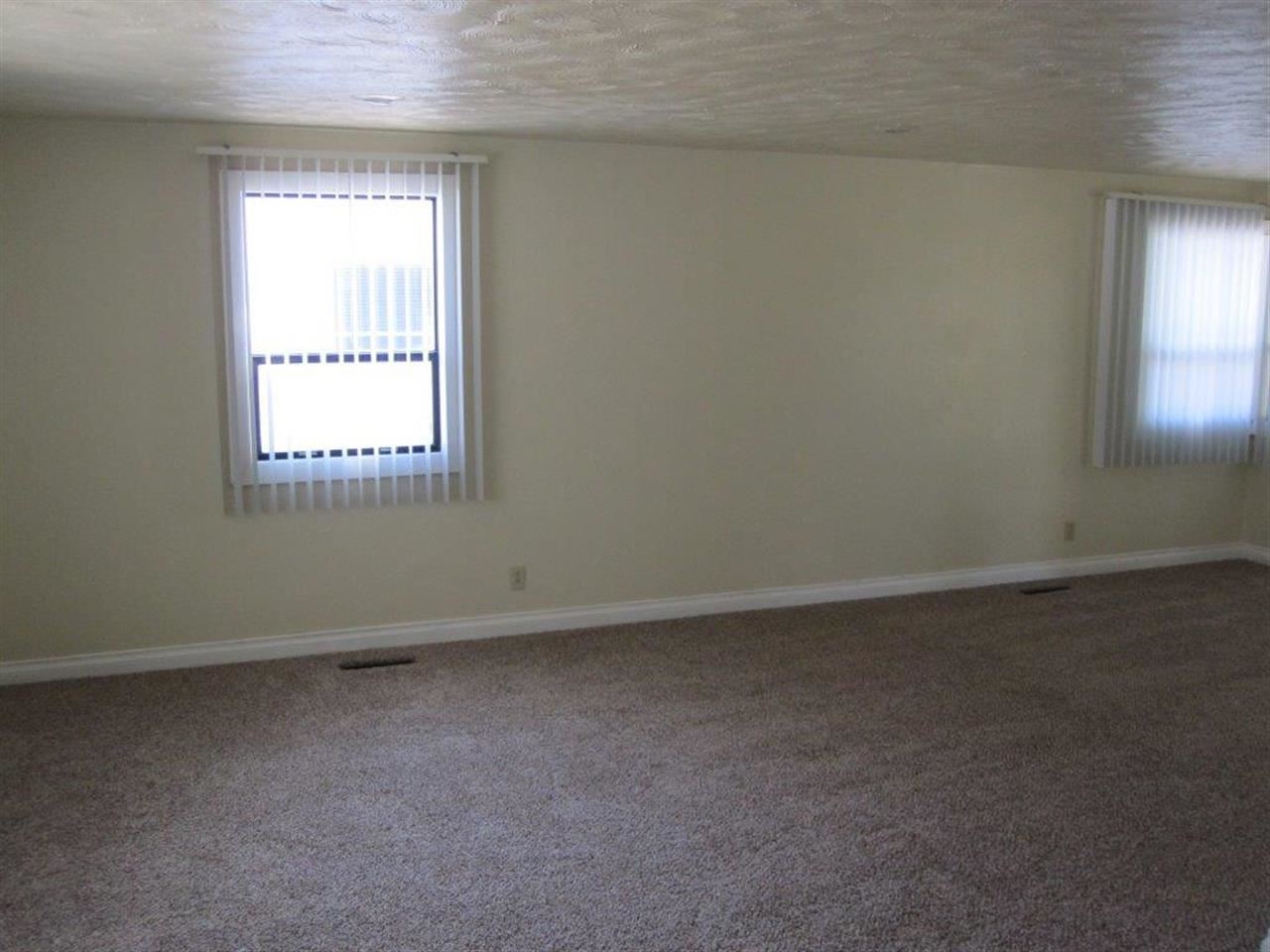 5810 N Hemlock St - Photo 12