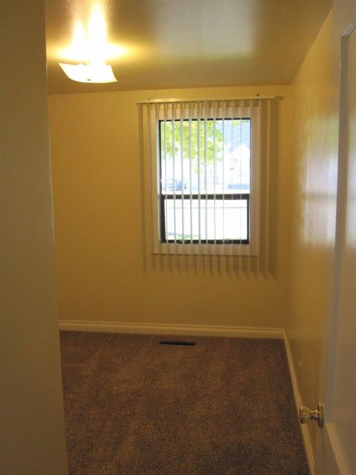 5810 N Hemlock St - Photo 5