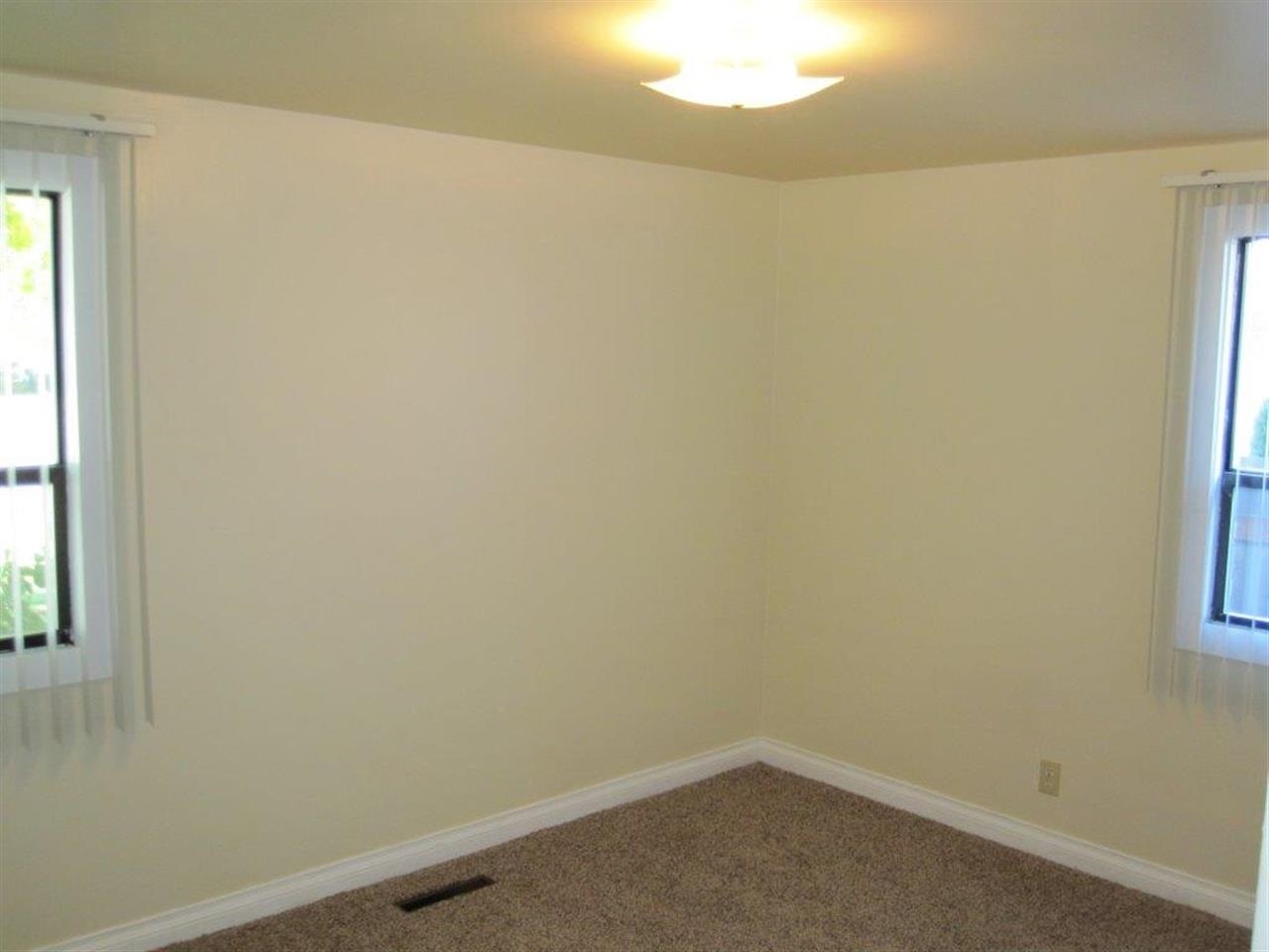 5810 N Hemlock St - Photo 6