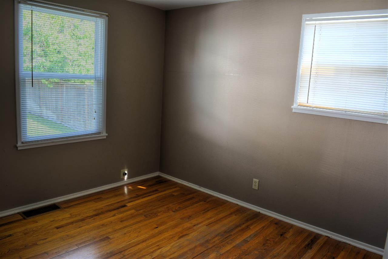 4606 N Bemis St. - Photo 11