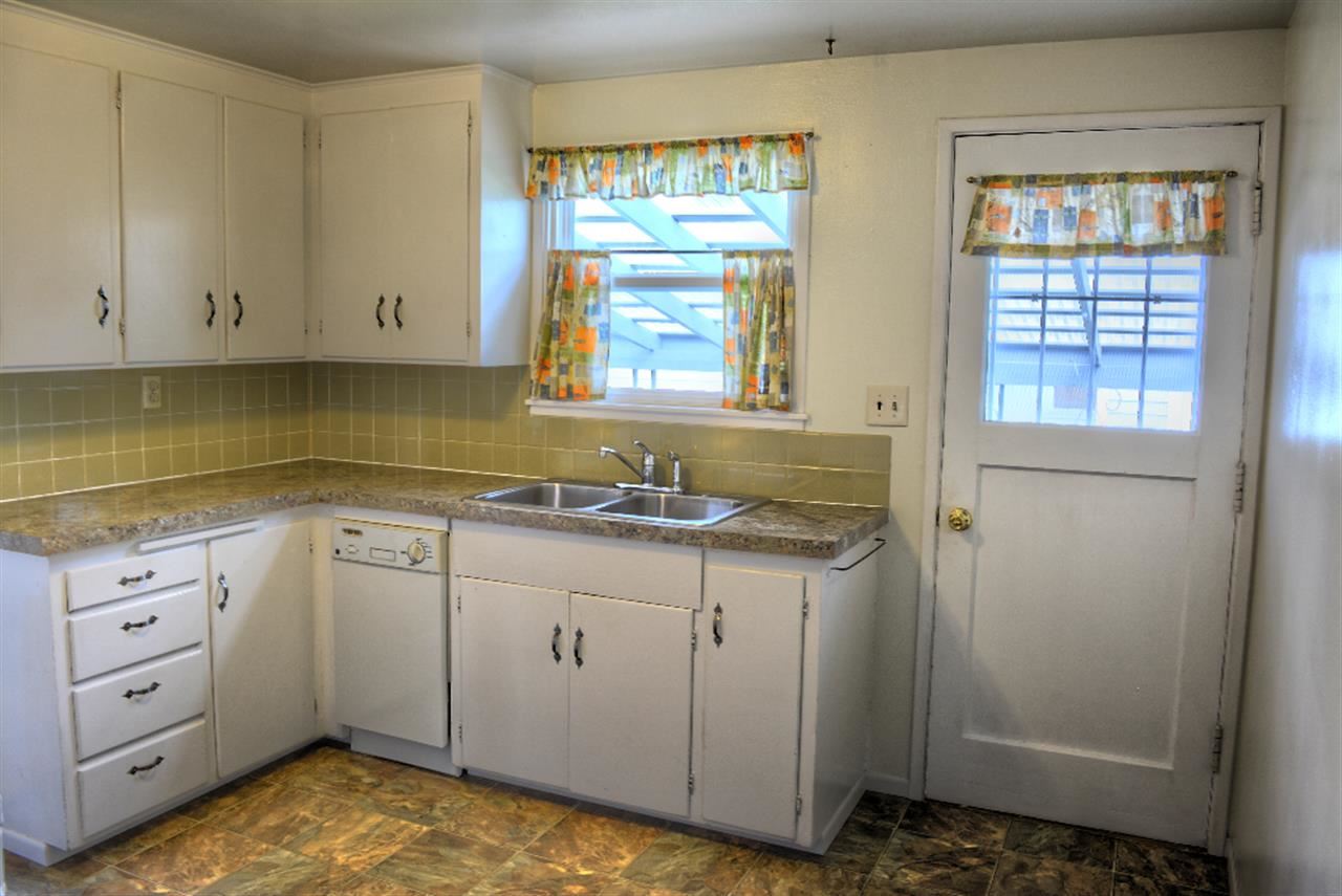 4606 N Bemis St. - Photo 3