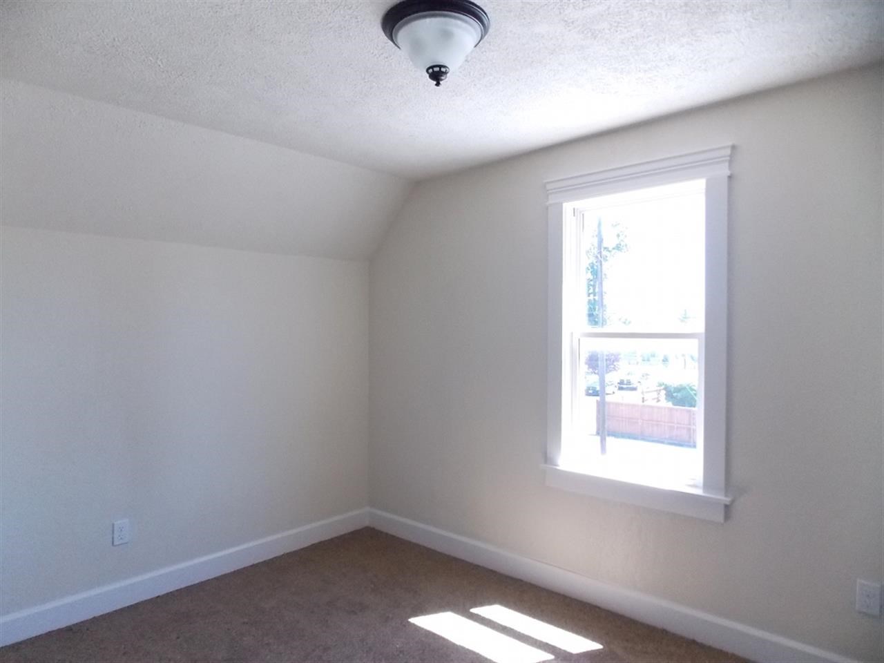 1103 W Grace Avenue - Photo 11