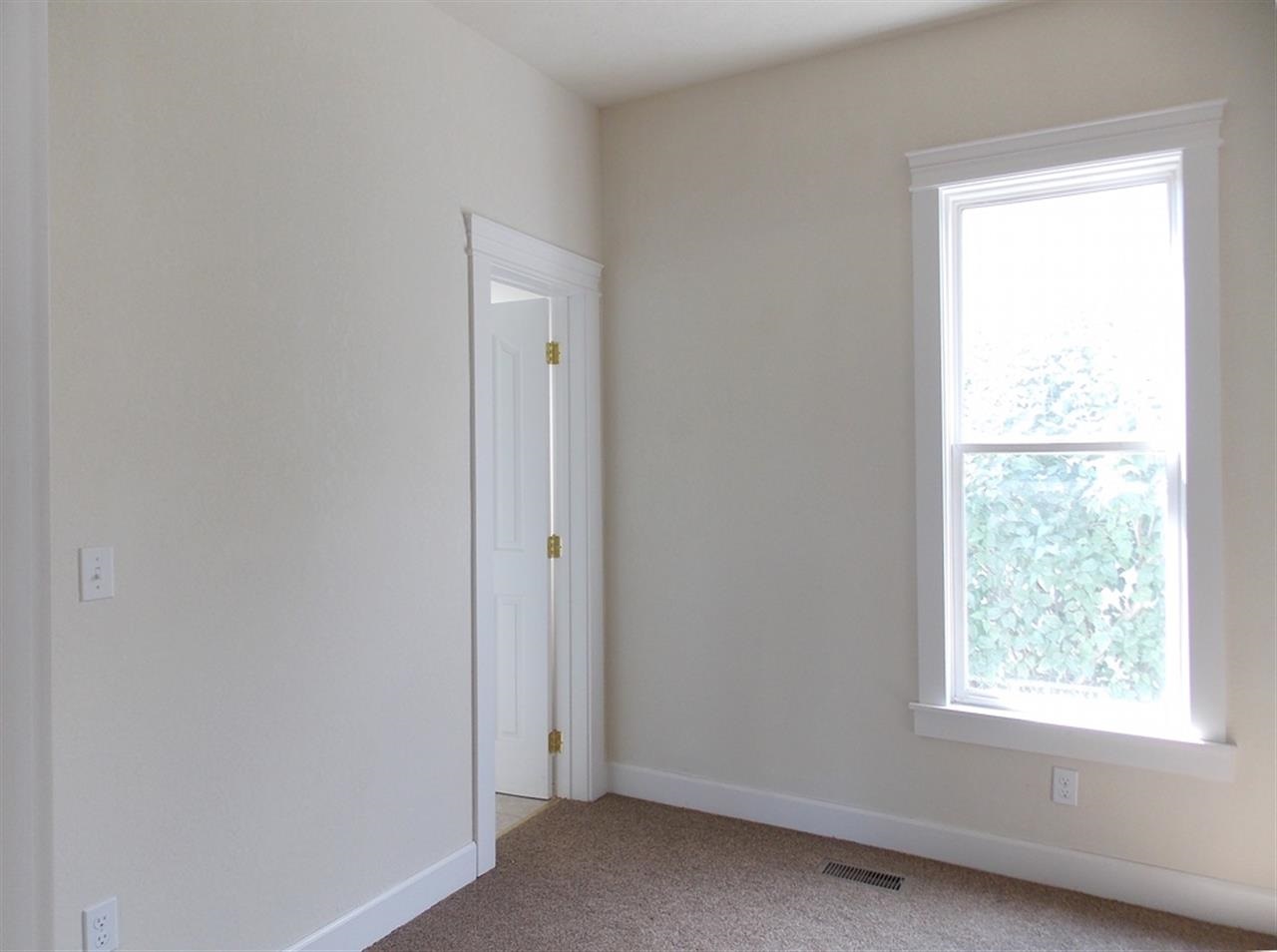 1103 W Grace Avenue - Photo 8