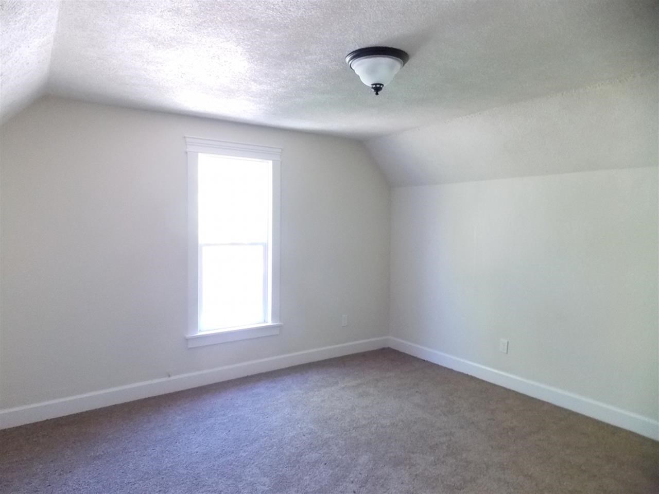 1103 W Grace Avenue - Photo 10