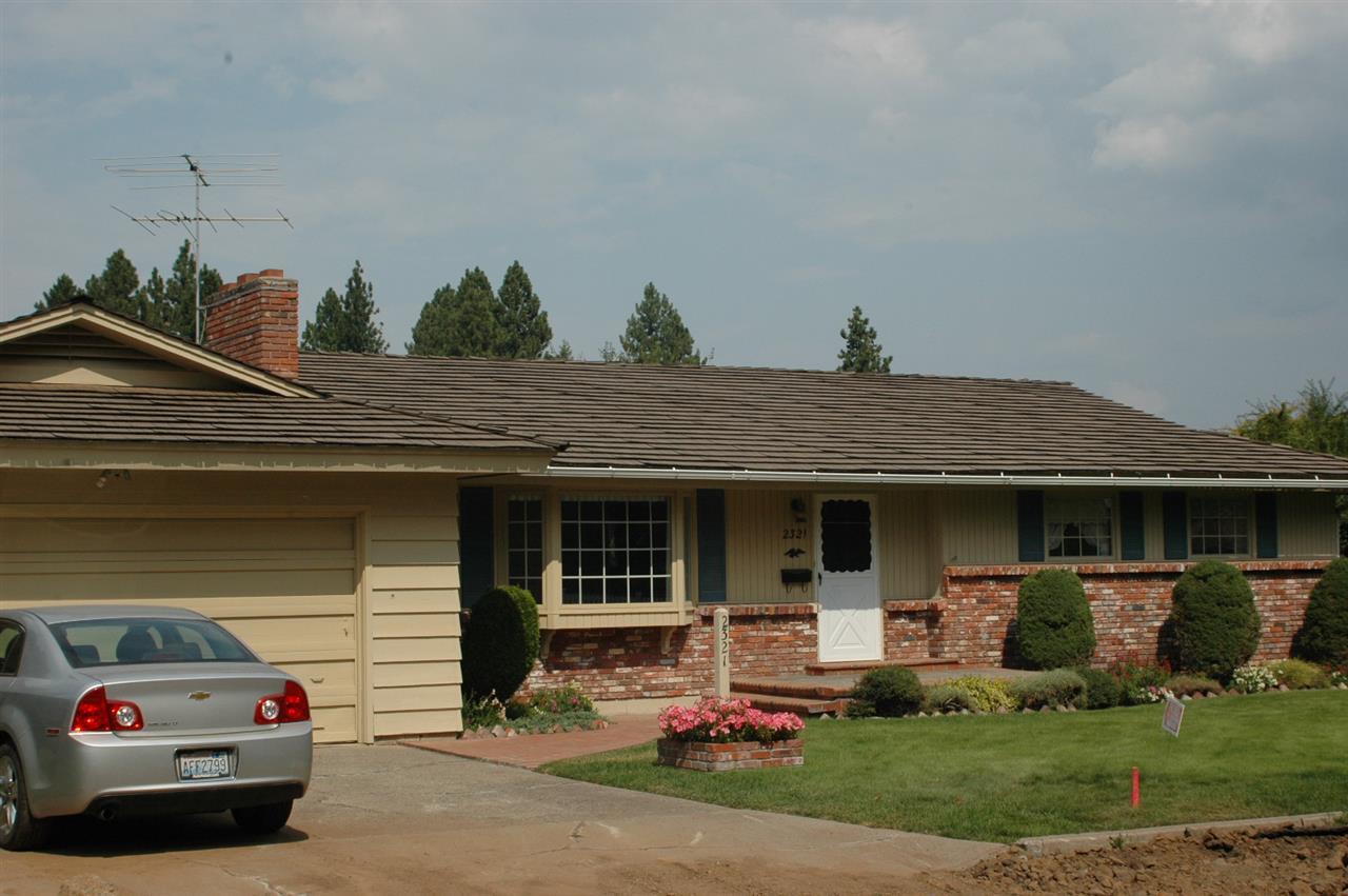 2321 E 39th