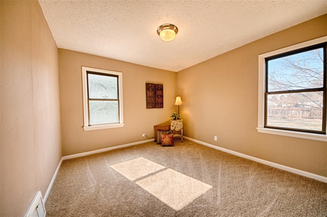 2703 N LAURA Rd - Photo 5