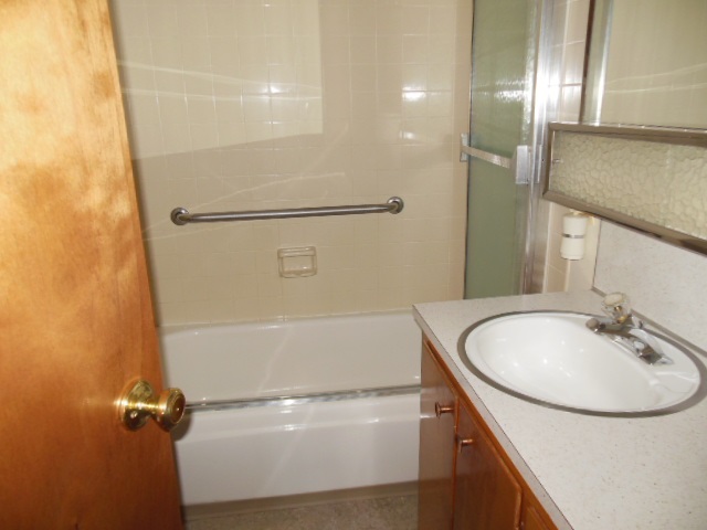 955 S OAK ST. - Photo 5