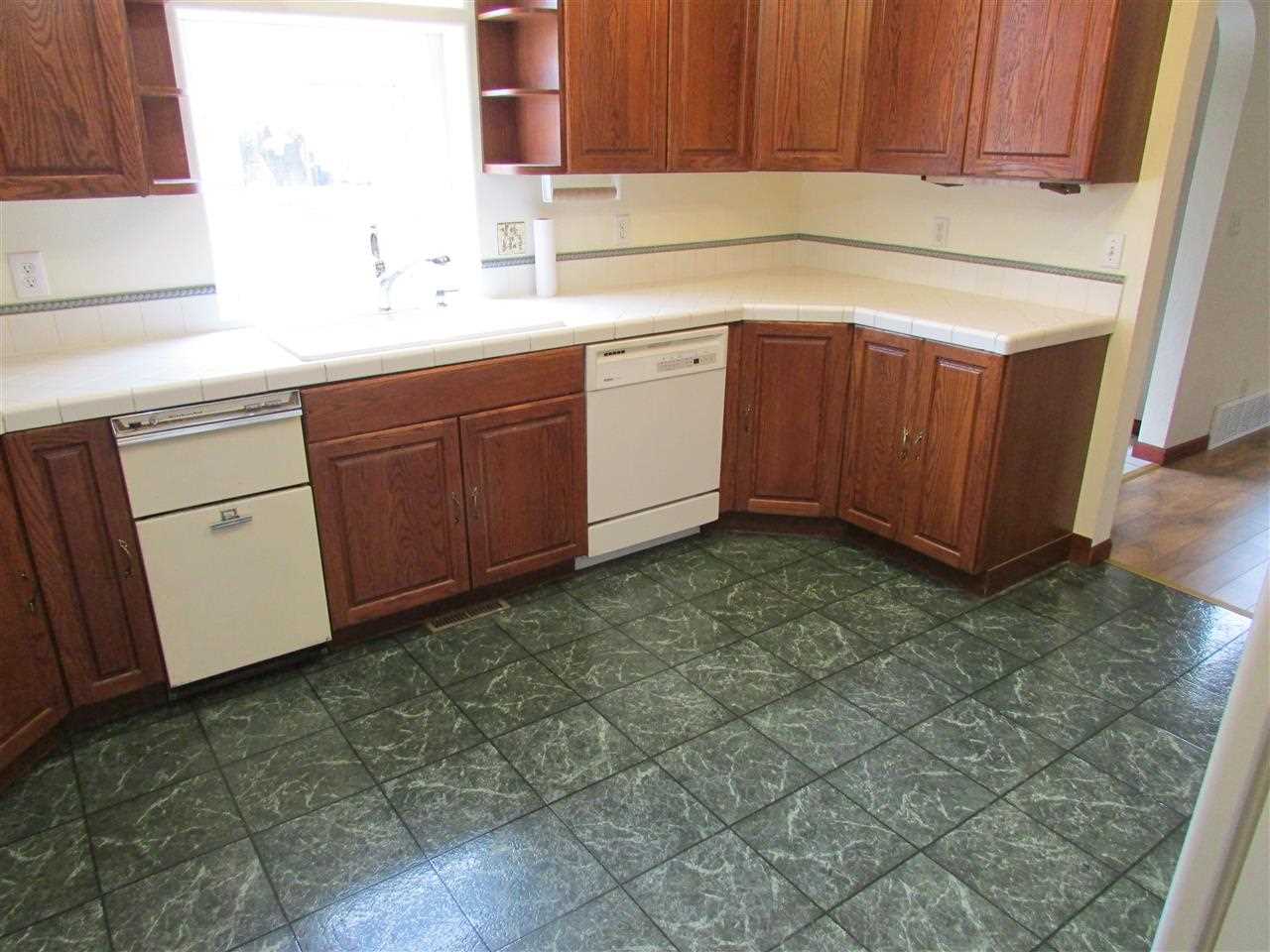 4307 N Hawthorne - Photo 3