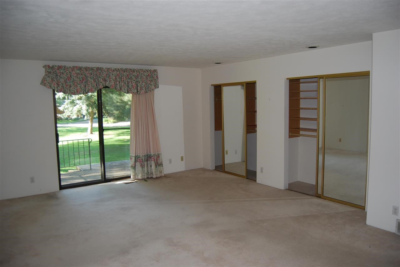 2221 E Rockwood Blvd - Photo 9