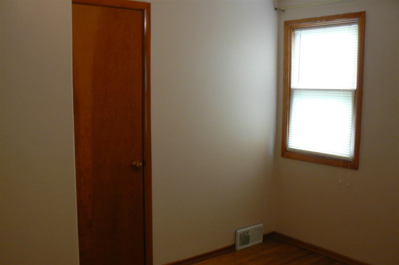 603 E Walton - Photo 11