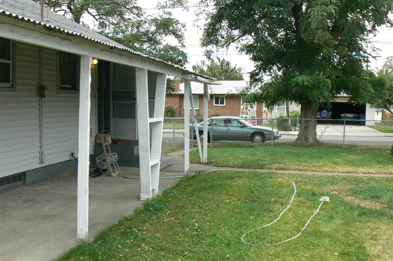 603 E Walton - Photo 3