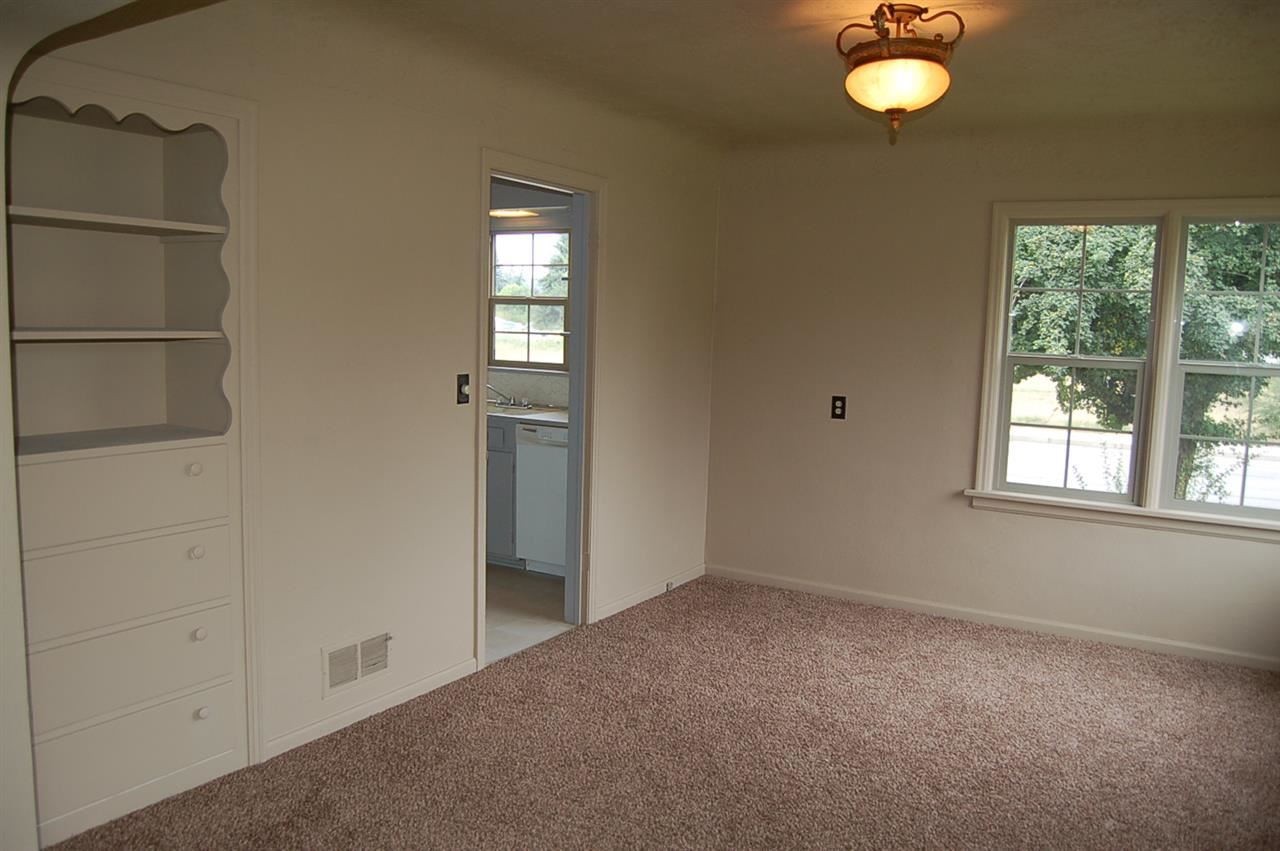 11504 E Valleyway Ave - Photo 6
