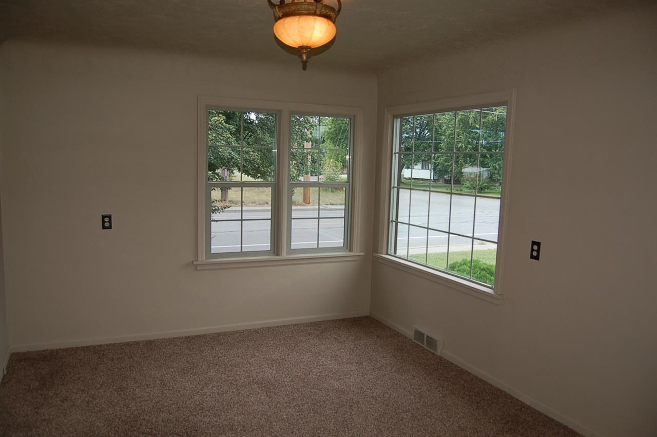 11504 E Valleyway Ave - Photo 7