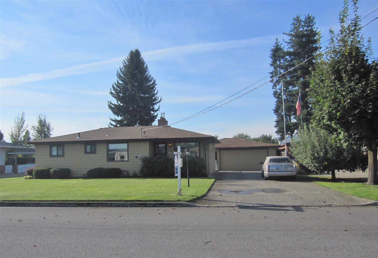 9520 E NORA Ave - Photo 1