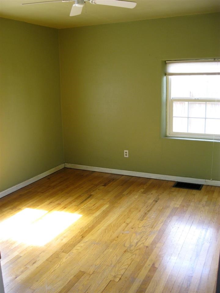 2418 E Longfellow Ave - Photo 4