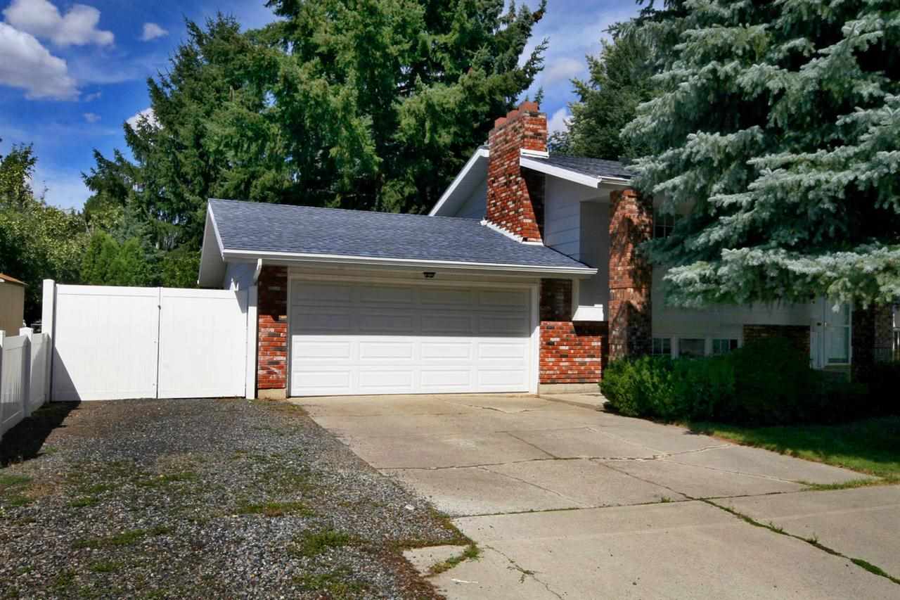 2227 E 49th Ave - Photo 2