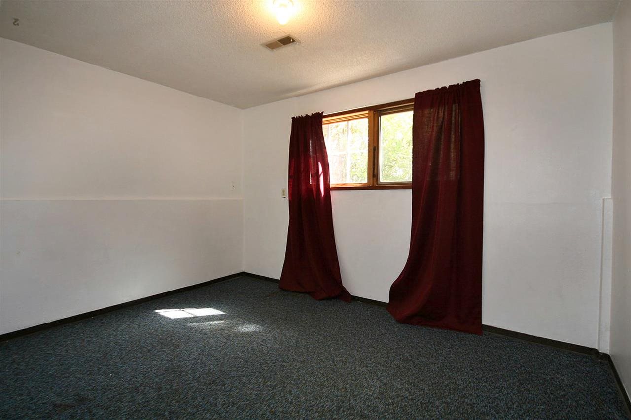 2227 E 49th Ave - Photo 15
