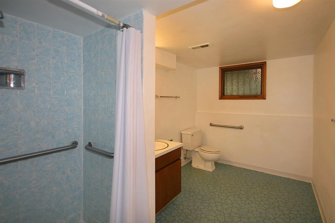 2227 E 49th Ave - Photo 16
