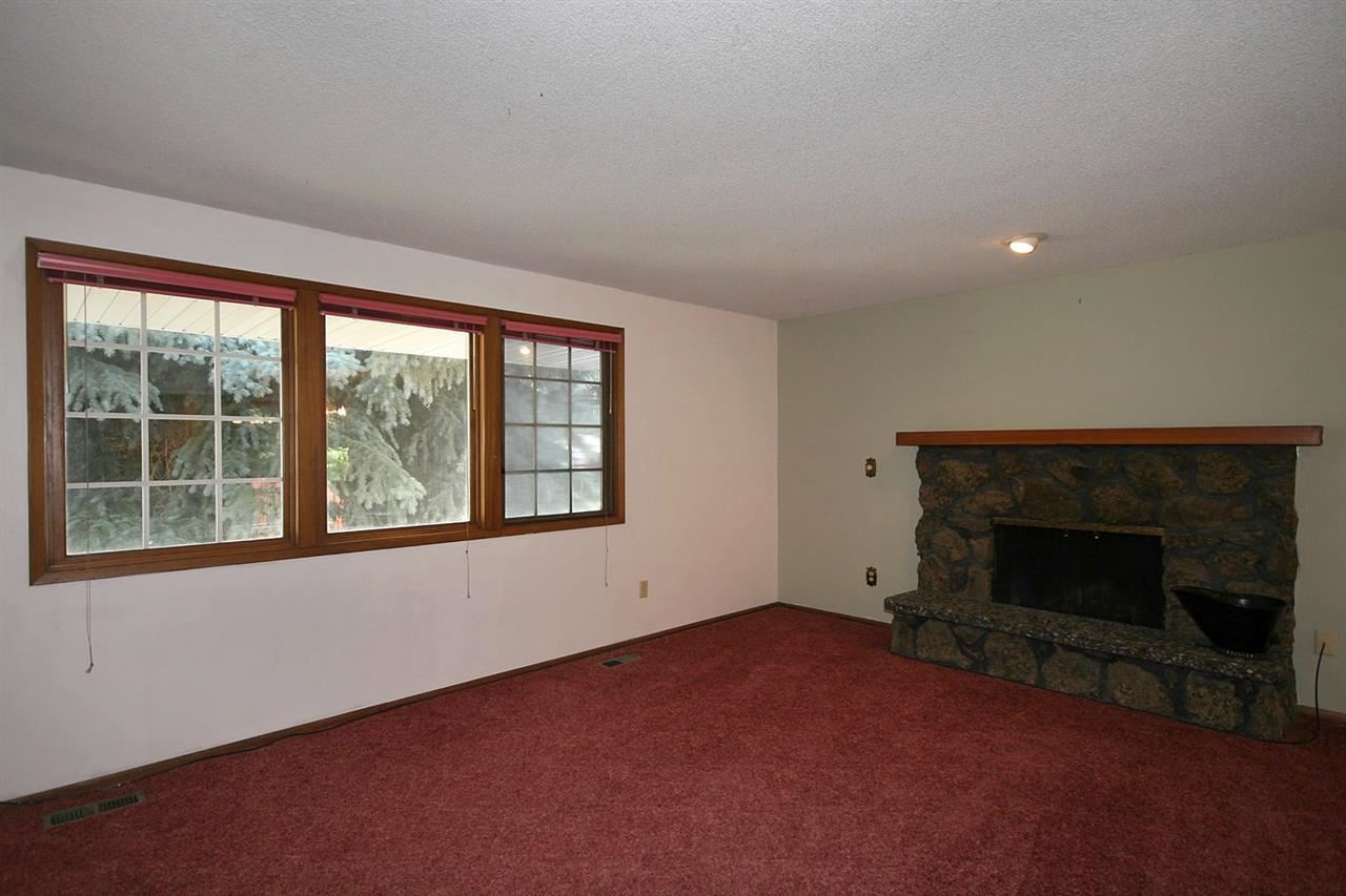 2227 E 49th Ave - Photo 4