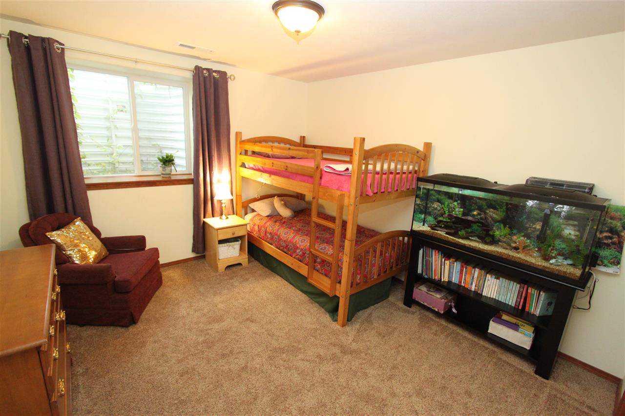 12024 N Dakota Ln - Photo 11