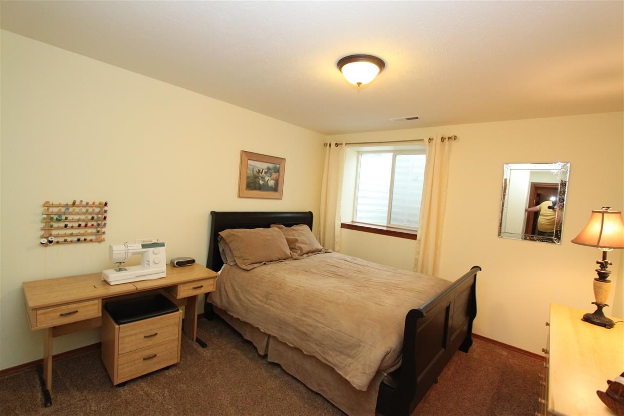 12024 N Dakota Ln - Photo 10