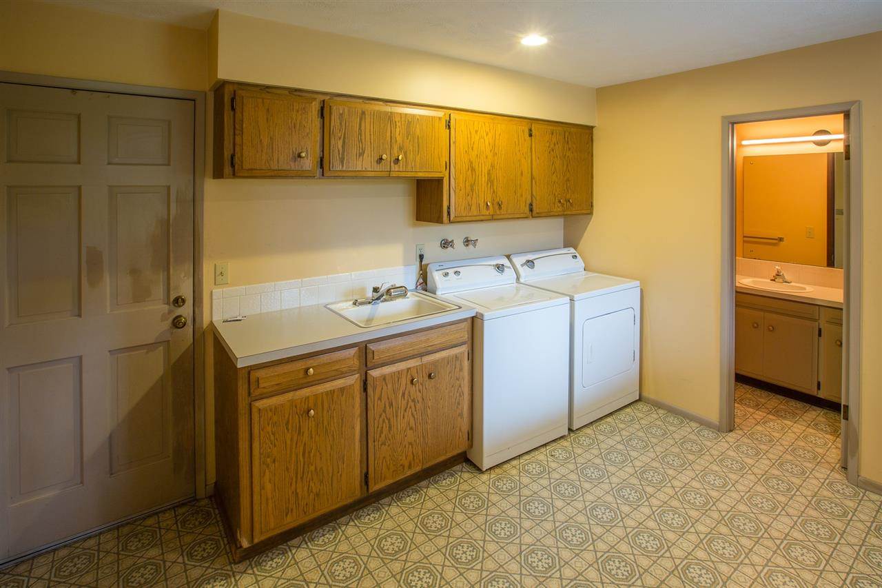 3612 S Eastgate Ct - Photo 9
