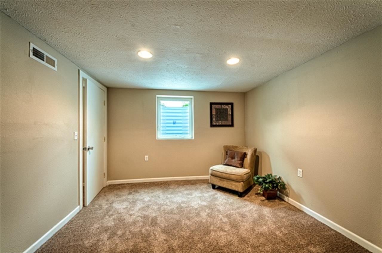 2304 W Francis Ave - Photo 13