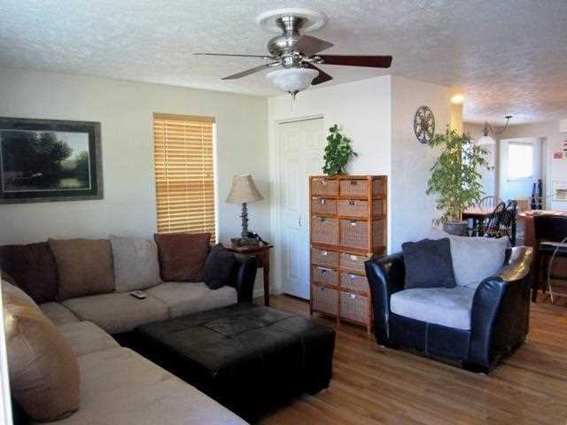 2726 W Midwick Ave - Photo 3