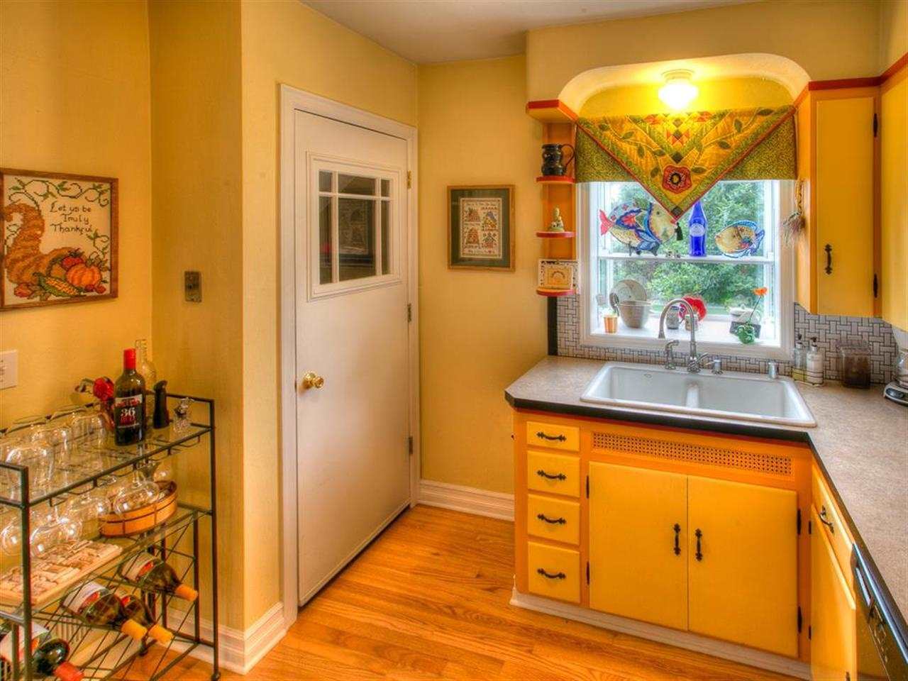 1020 E 32nd - Photo 8