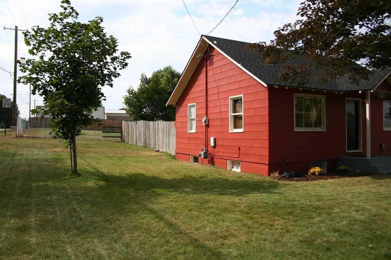 8005 N Regal St - Photo 15