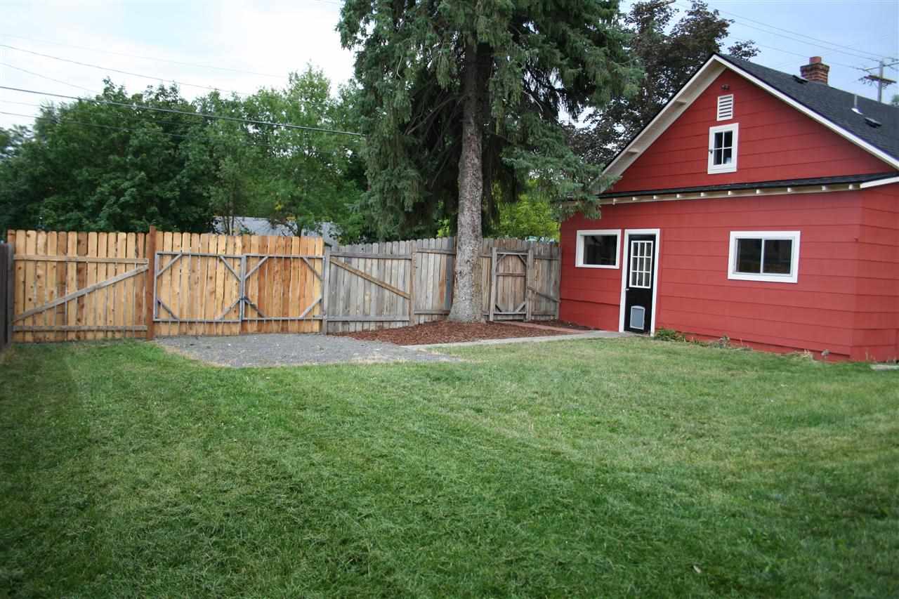 8005 N Regal St - Photo 17