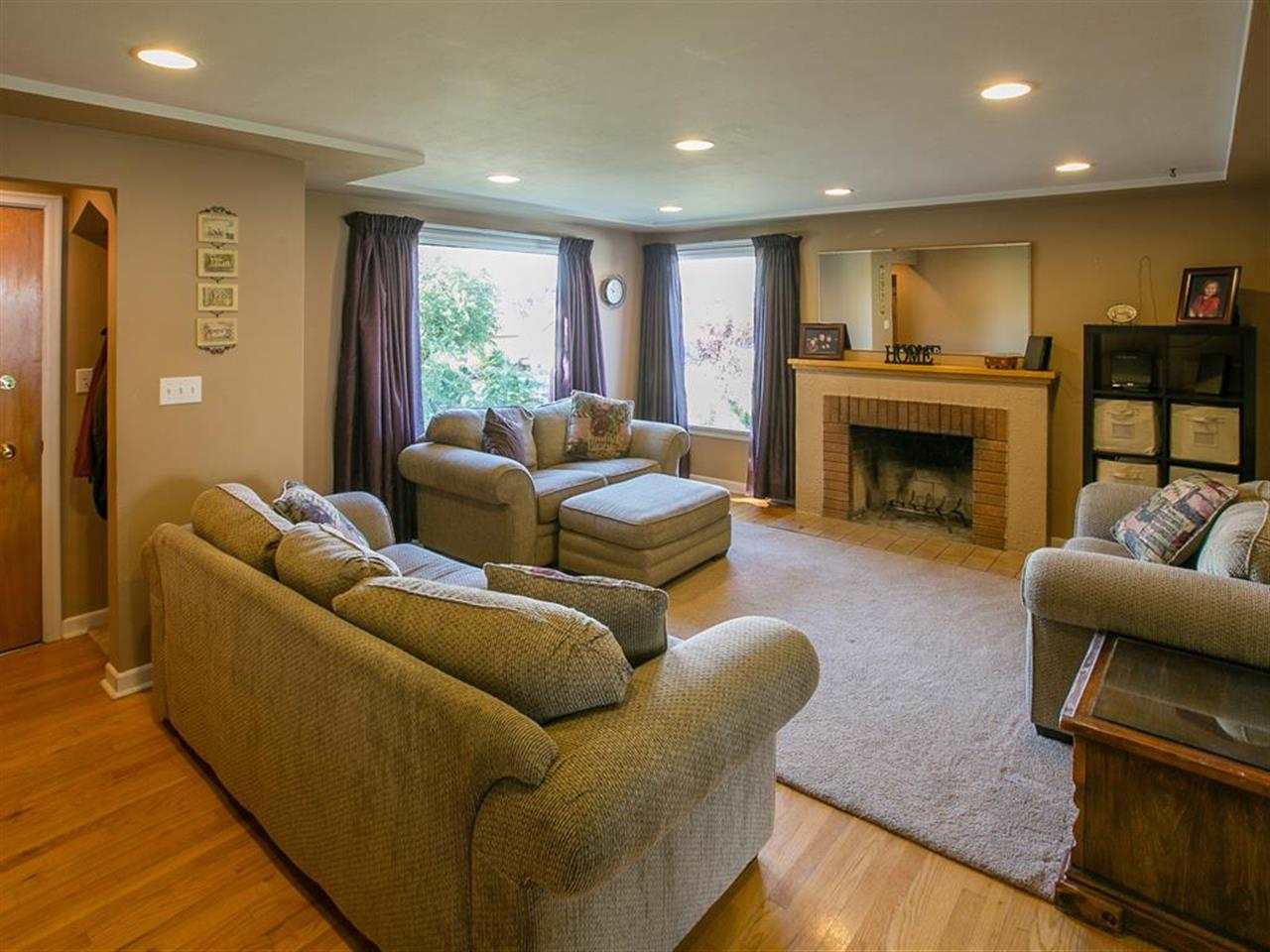 3008 W Grace - Photo 3