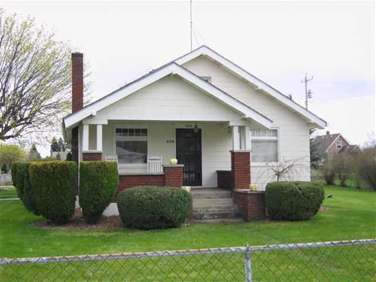1828 E Longfellow Ave