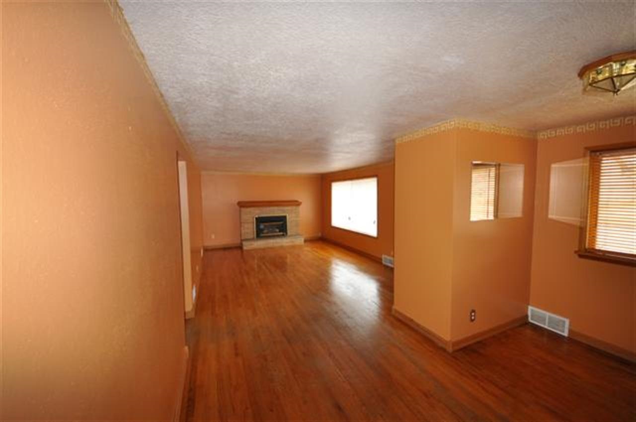 5017 N Wall - Photo 2