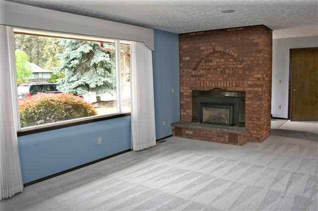 11319 E 29TH Ave - Photo 3
