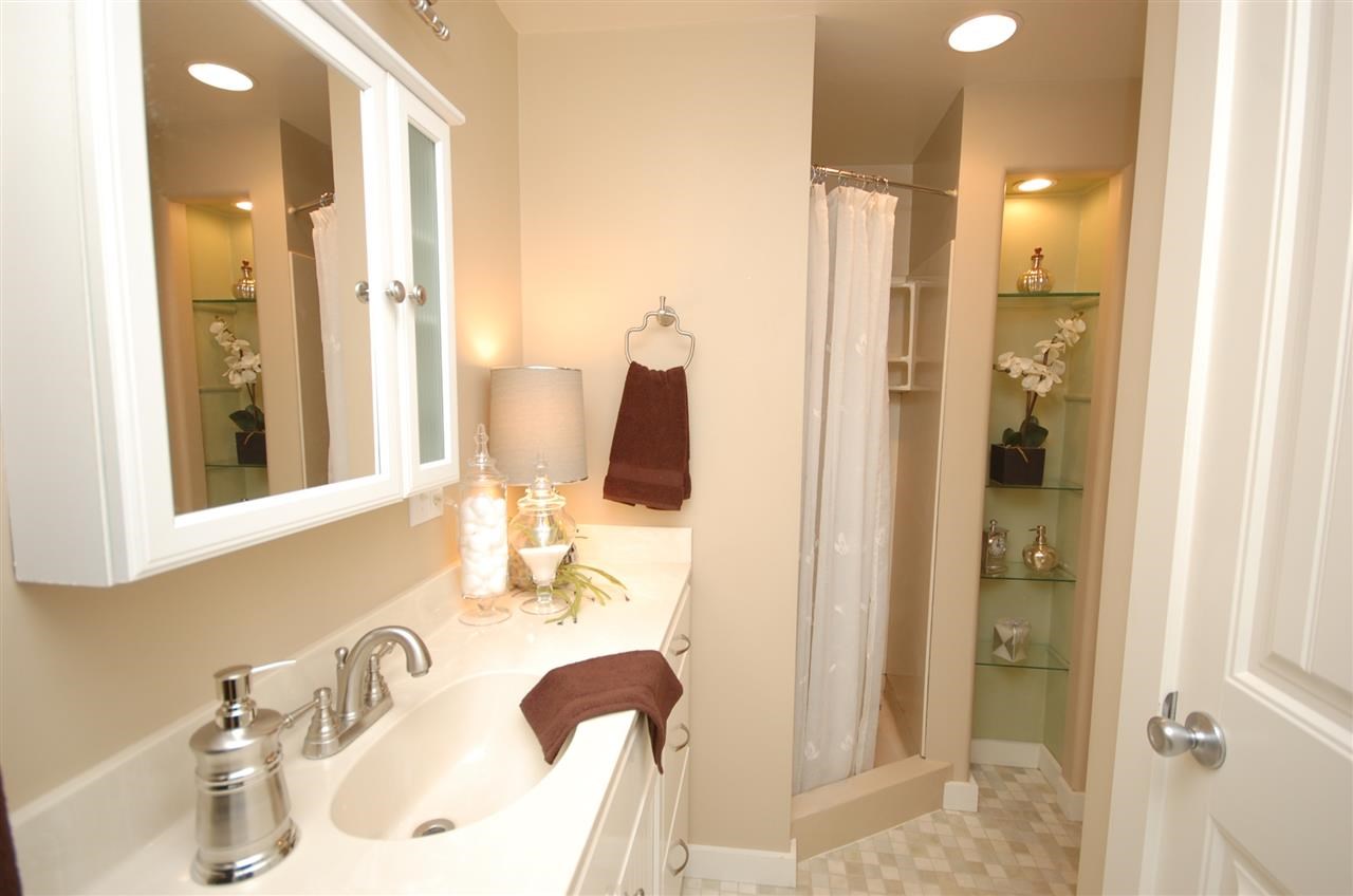621 E 37th - Photo 6