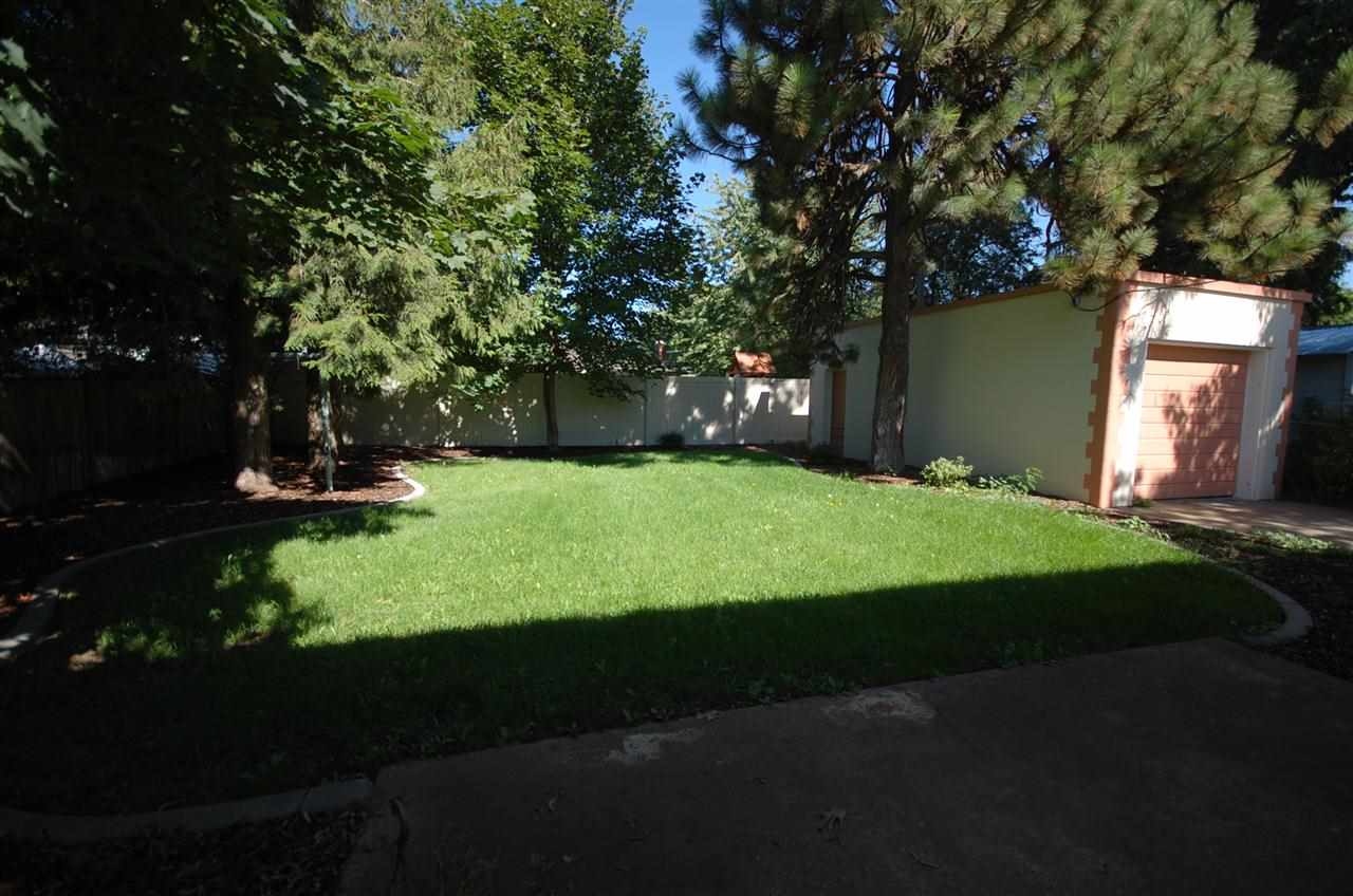 621 E 37th - Photo 8