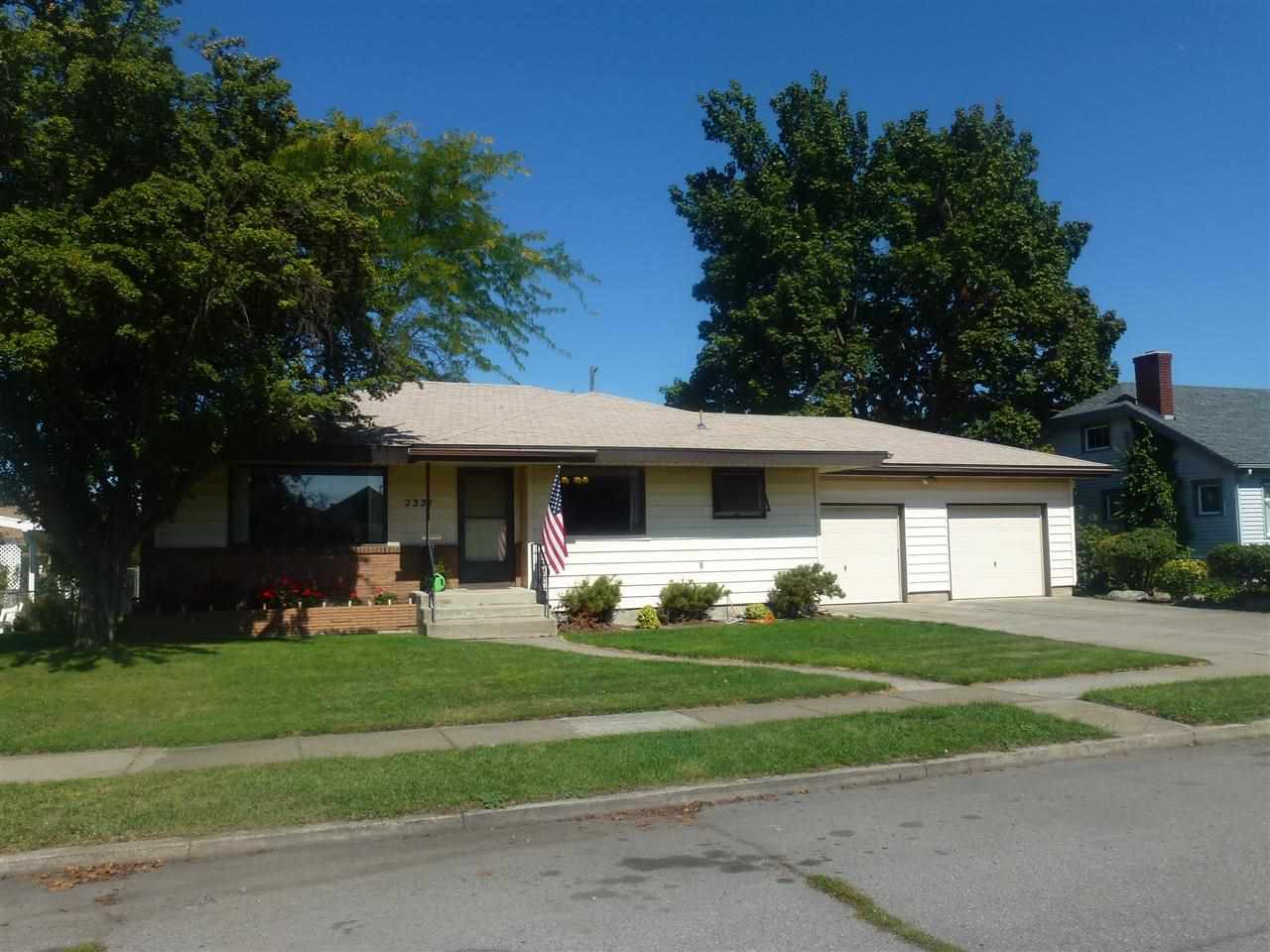2321 E Diamond Ave - Photo 1