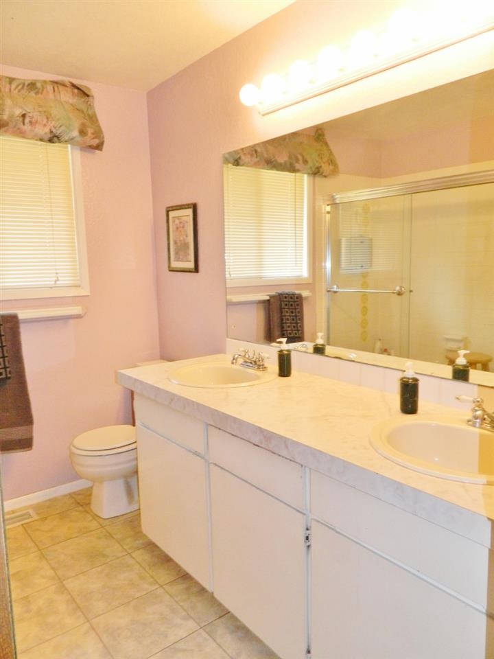 13420 W Shore Dr - Photo 8
