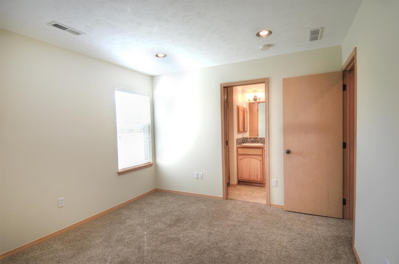 7006 N Bluegrass Ln - Photo 7