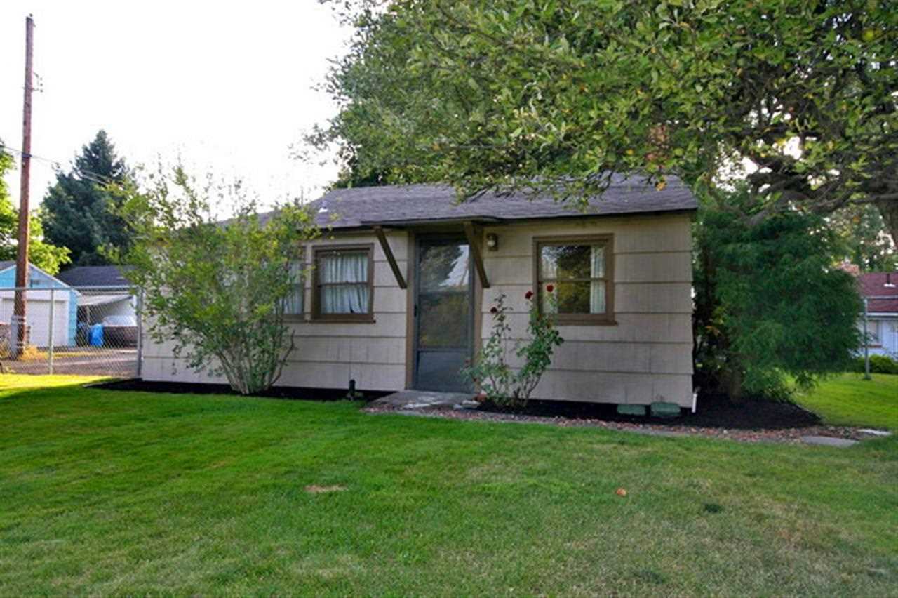 2405 W Providence Ave - Photo 15