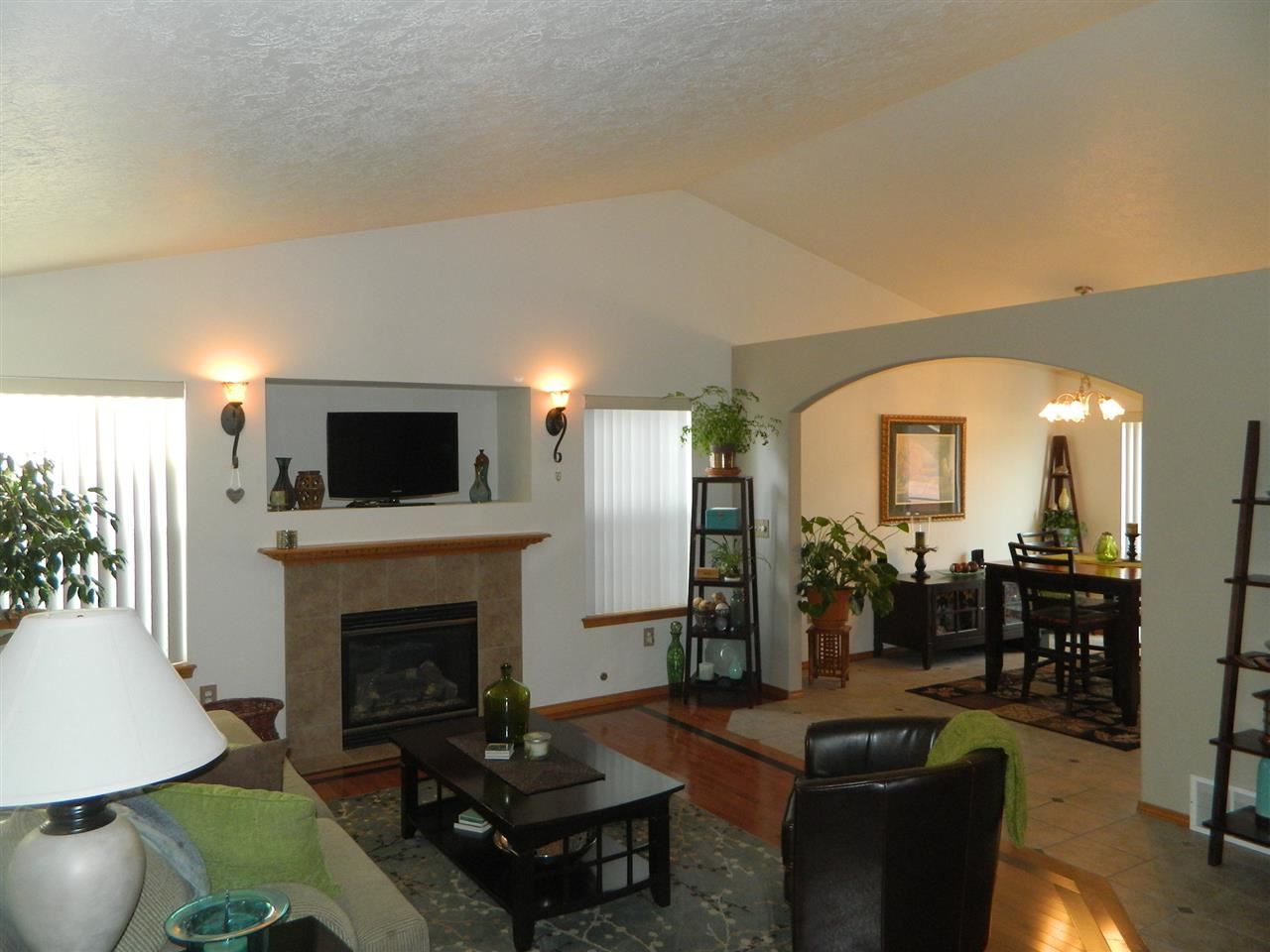9317 E Princeton Ave. - Photo 7