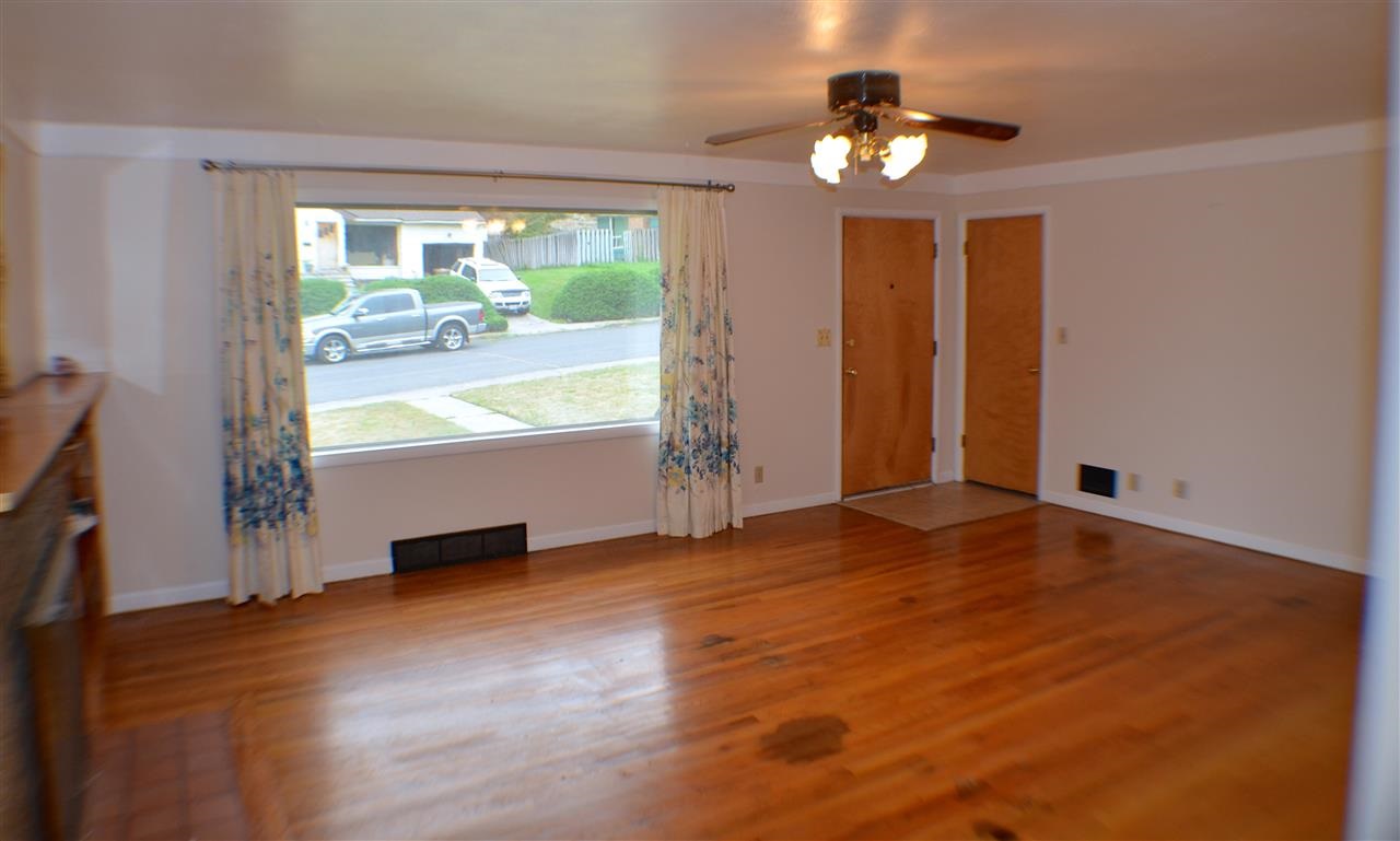 3311 E Hills Ct - Photo 3