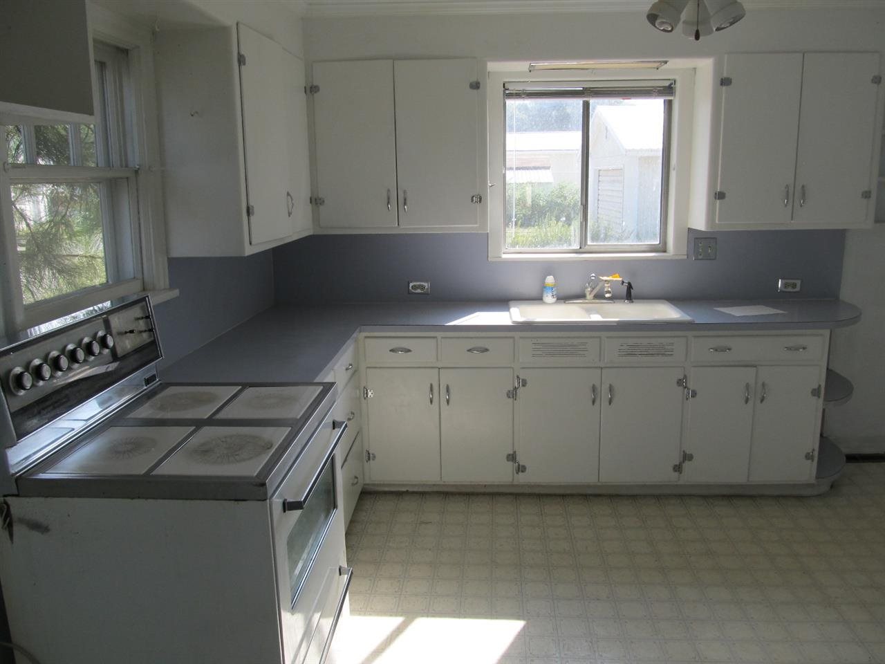 301 S Center - Photo 3