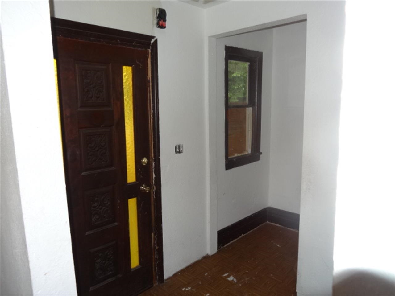 2020 E Courtland Ave - Photo 2